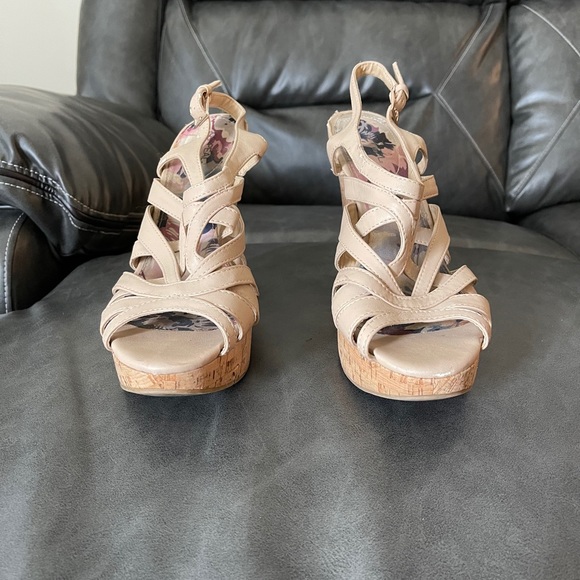 Nude wedged heels - Picture 2 of 3